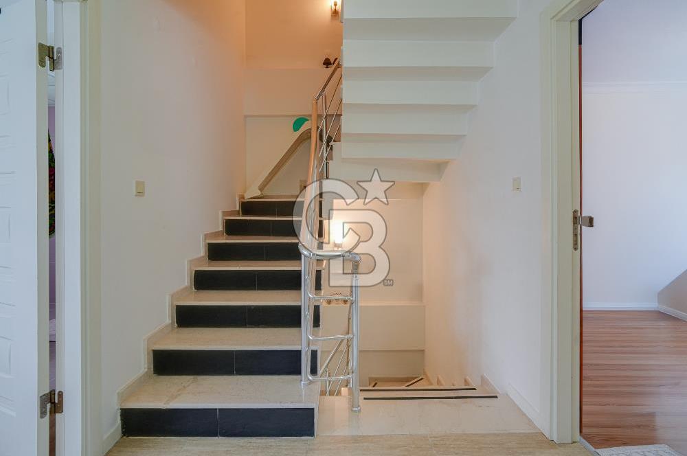 URLA ÇEŞMEALTIN'DA SATILIK 4+1 VİLLA 