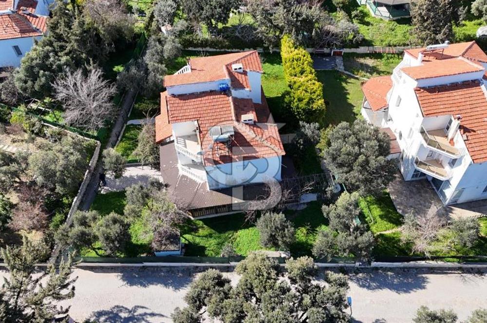 İzmir çeşme altınkum plajına yakın satılık 4+1 yazlık