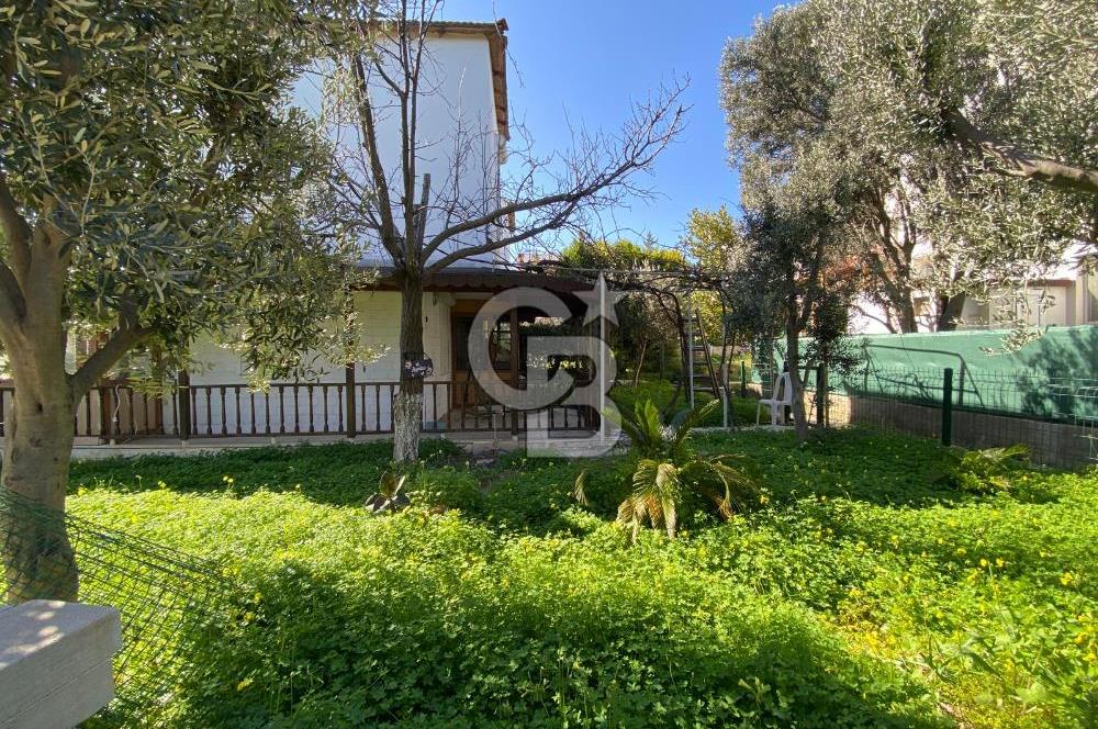 İzmir çeşme altınkum plajına yakın satılık 4+1 yazlık