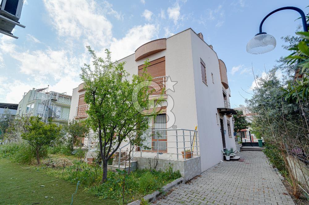 URLA ÇEŞMEALTIN'DA SATILIK 4+1 VİLLA 