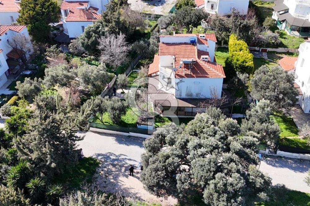 İzmir çeşme altınkum plajına yakın satılık 4+1 yazlık