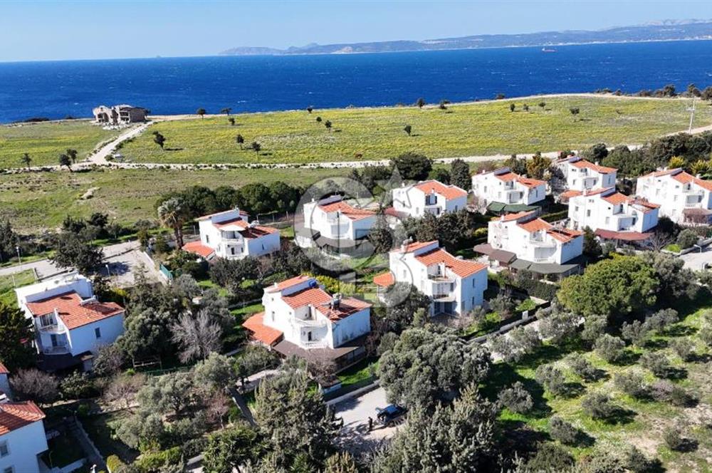 İzmir çeşme altınkum plajına yakın satılık 4+1 yazlık