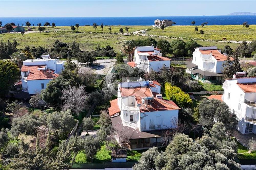 İzmir çeşme altınkum plajına yakın satılık 4+1 yazlık