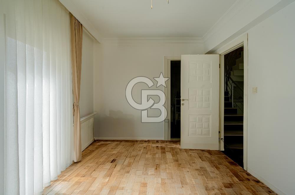 URLA ÇEŞMEALTIN'DA SATILIK 4+1 VİLLA 