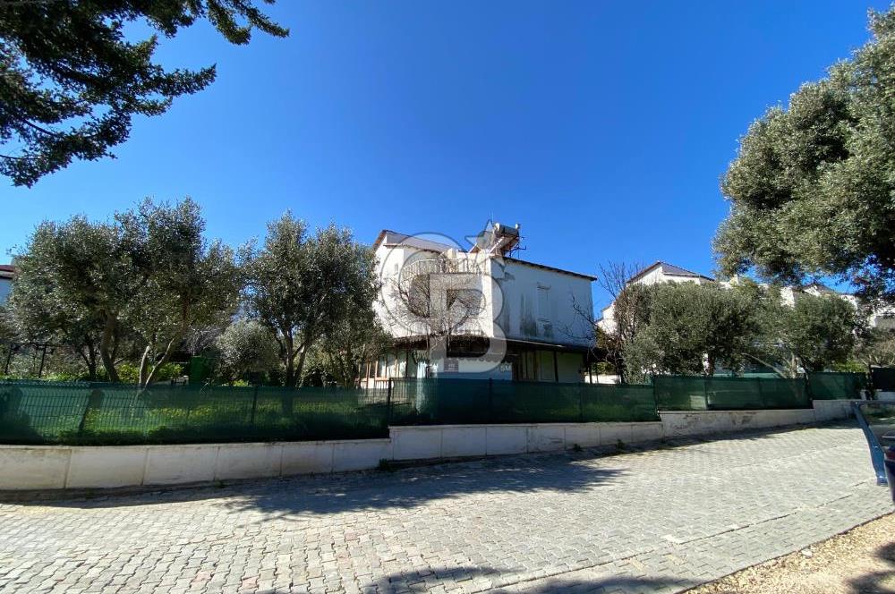 İzmir çeşme altınkum plajına yakın satılık 4+1 yazlık