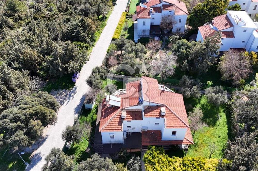 İzmir çeşme altınkum plajına yakın satılık 4+1 yazlık