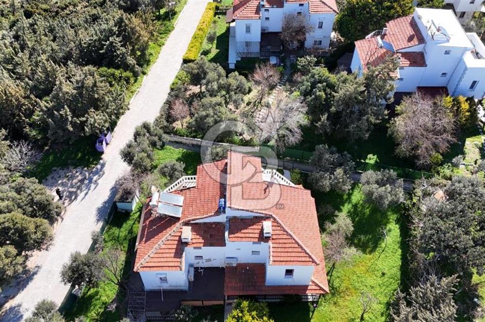 İzmir çeşme altınkum plajına yakın satılık 4+1 yazlık