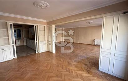 Smyrna'dan Cadde Üzeri Kiralık 4+1 Daire