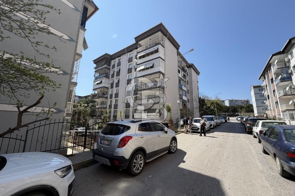 Gaziemir Atatürk Kültür Merkezi Karşısı Satılık Dükkan