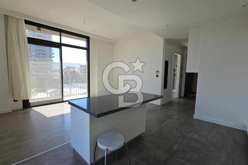 Karşıyaka Yalı'da Deniz Manzaralı Kiralık 3+1 Daire