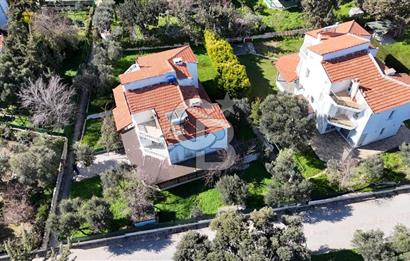 İzmir çeşme altınkum plajına yakın satılık 4+1 yazlık