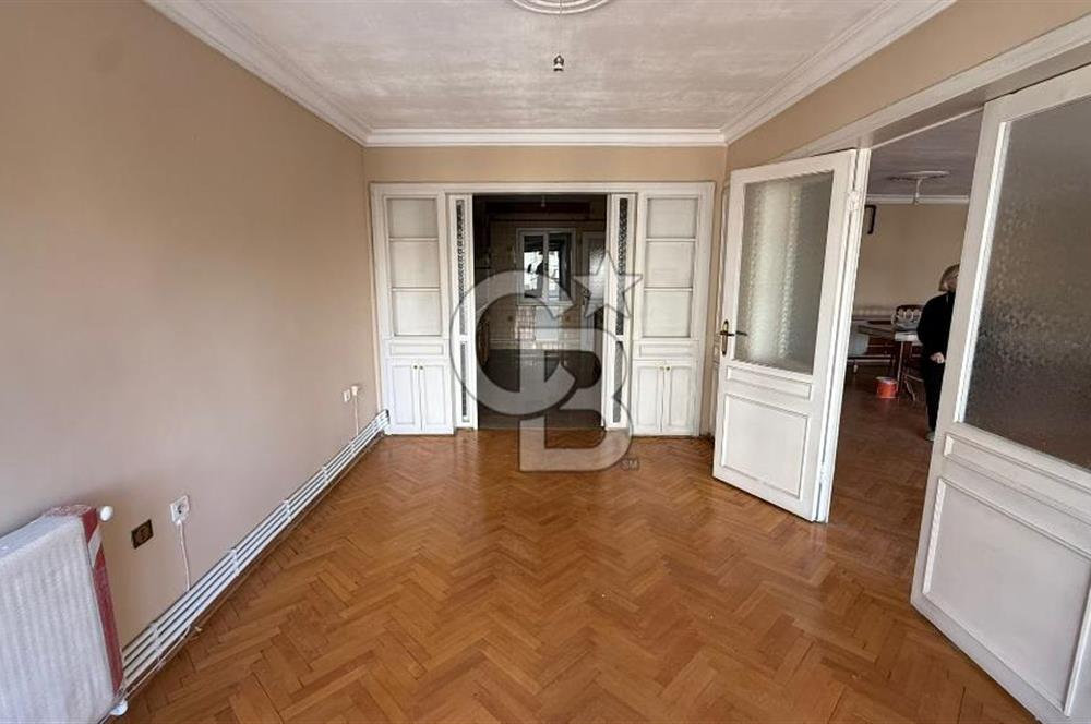 Smyrna'dan Cadde Üzeri Kiralık 4+1 Daire