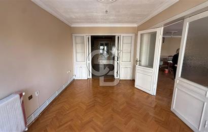 Smyrna'dan Cadde Üzeri Kiralık 4+1 Daire