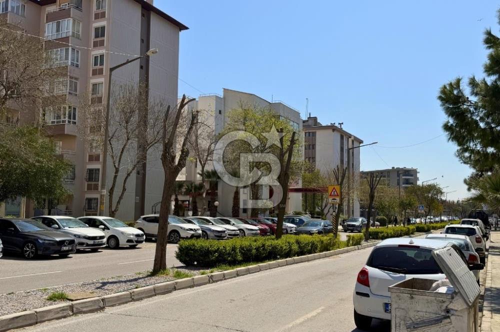 Gaziemir Atatürk Kültür Merkezi Karşısı Satılık Dükkan