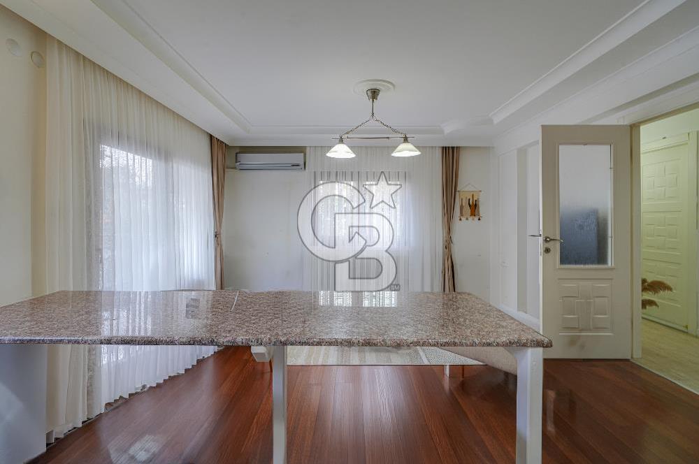 URLA ÇEŞMEALTIN'DA SATILIK 4+1 VİLLA 