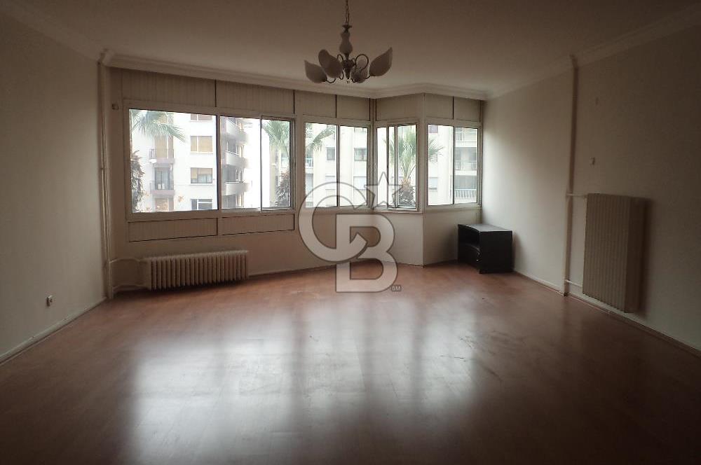 Karşıyaka Tersane de Asansörlü,Deniz gören Kiralık 3+1 Daire