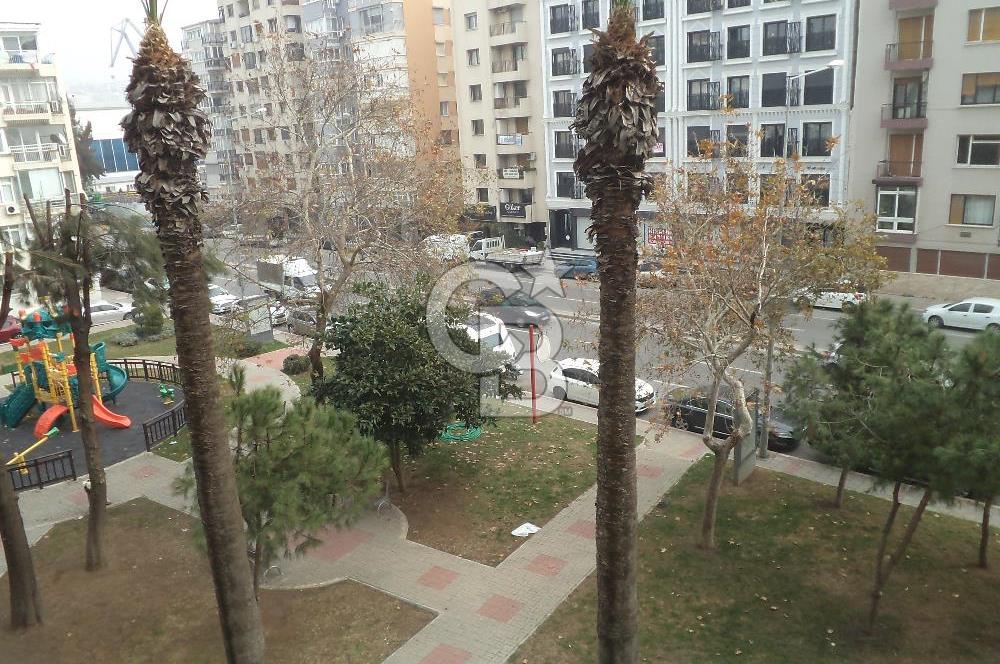 Karşıyaka Tersane de Asansörlü,Deniz gören Kiralık 3+1 Daire