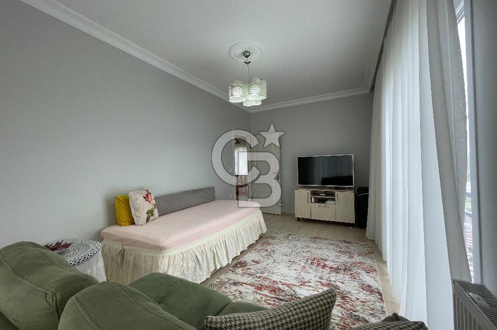 GÖLCÜK'TE MERKEZİ KONUMDA DENİZE ÇOK YAKIN SATILIK MÜSTAKİL EV