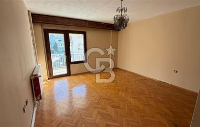 Smyrna'dan Cadde Üzeri Kiralık 4+1 Daire