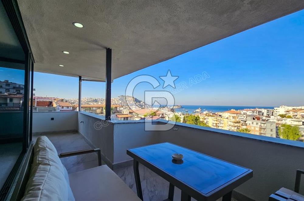 Kuşadası'nda Deniz Manzaralı, Ultra Lüks Kiralık 5+2 Villa