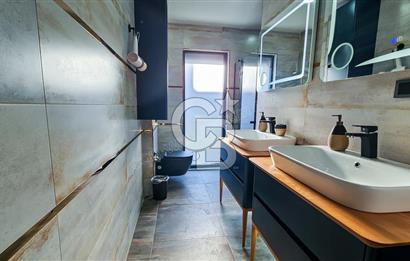 Kuşadası'nda Deniz Manzaralı, Ultra Lüks Kiralık 5+2 Villa