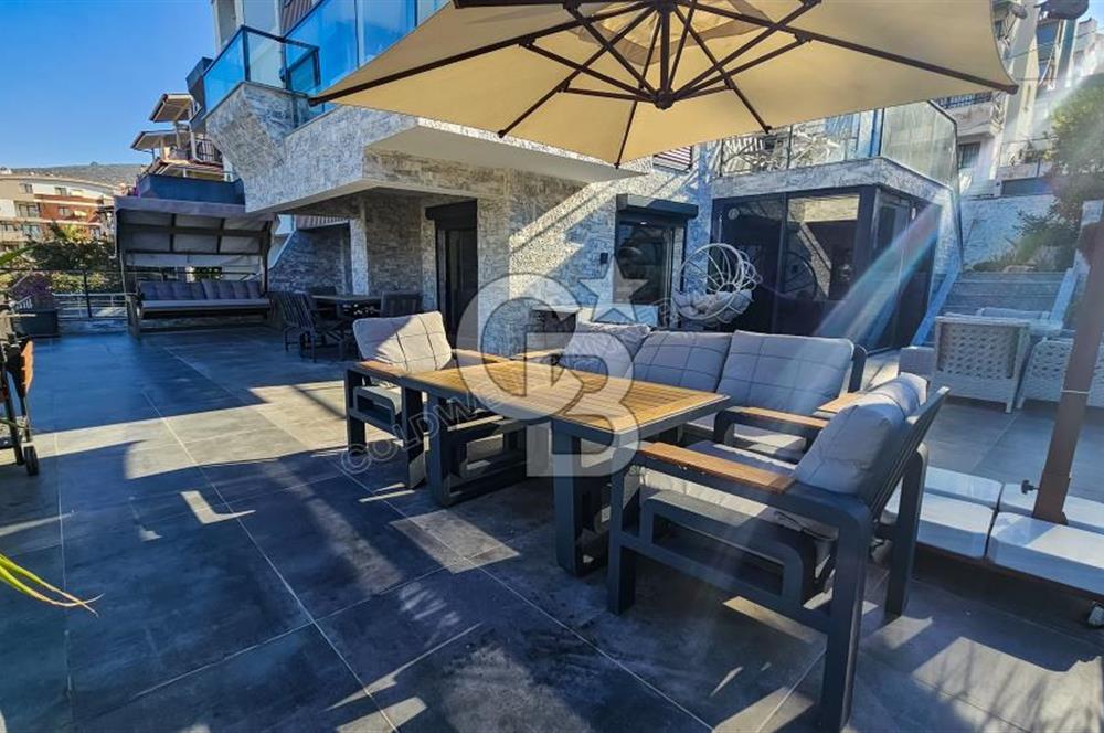 Kuşadası'nda Deniz Manzaralı, Ultra Lüks Kiralık 5+2 Villa