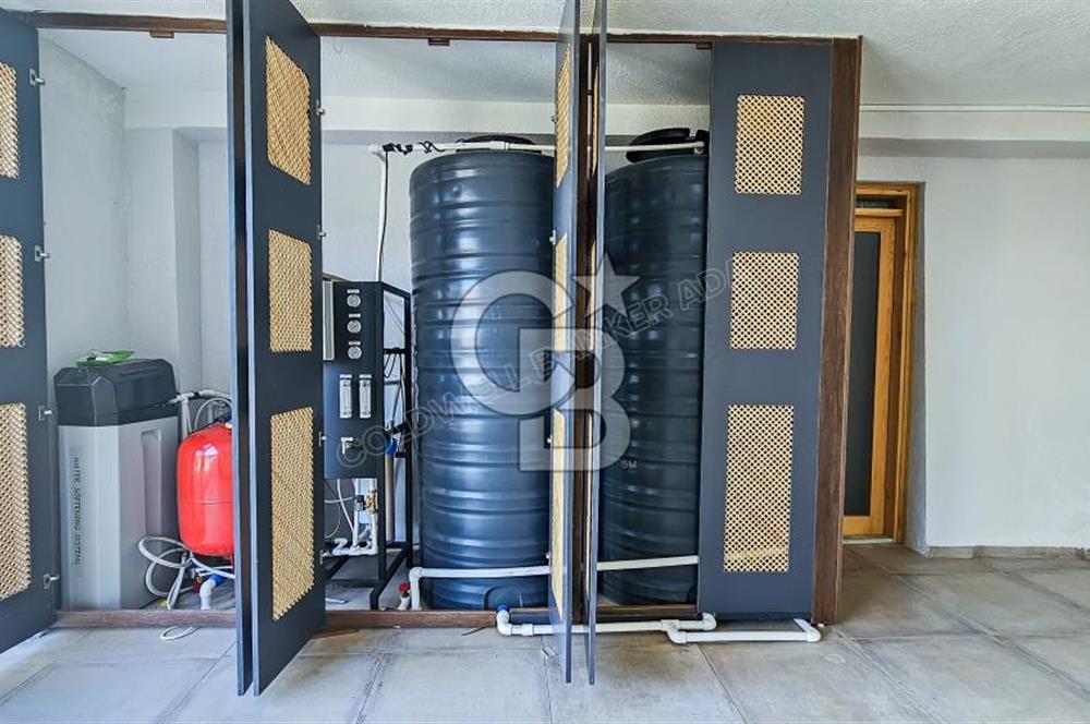 Kuşadası'nda Deniz Manzaralı, Ultra Lüks Kiralık 5+2 Villa