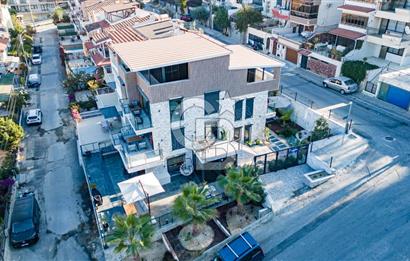 Kuşadası'nda Deniz Manzaralı, Ultra Lüks Kiralık 5+2 Villa