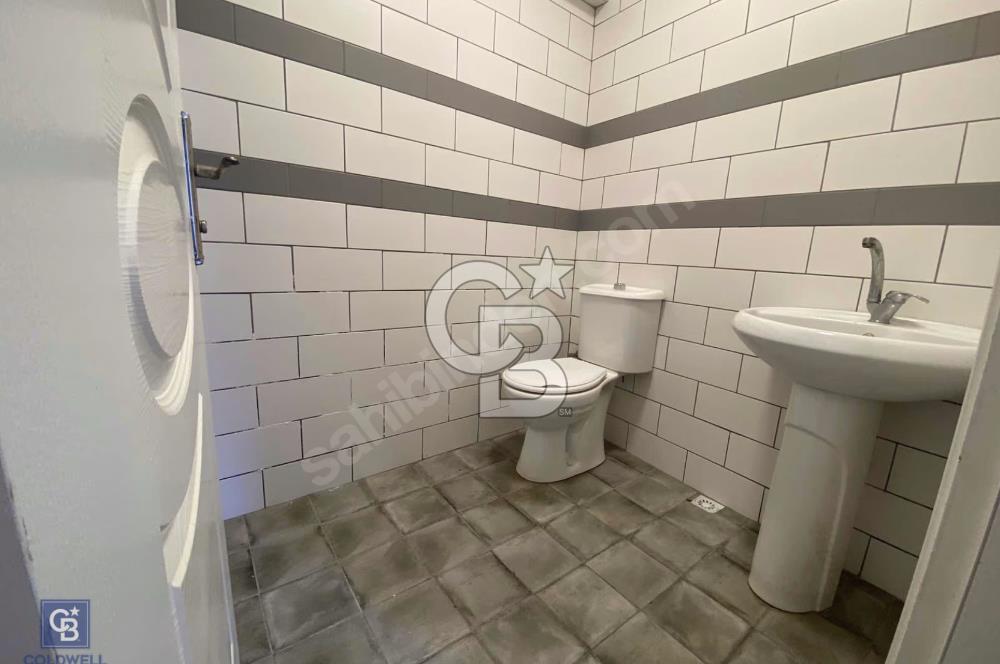 ÜSKÜDAR MERKEZDE 100M2 KİRALIK DÜKKAN