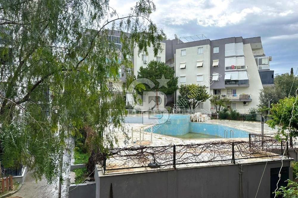 Kuşadası Marina'da Satılık 3+1 Daire - Denize Yakın, Havuzlu