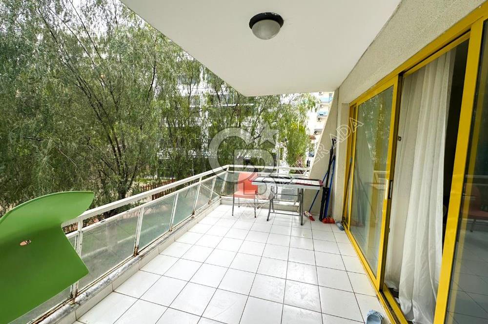 Kuşadası Marina'da Satılık 3+1 Daire - Denize Yakın, Havuzlu