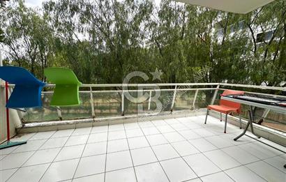 Kuşadası Marina'da Satılık 3+1 Daire - Denize Yakın, Havuzlu