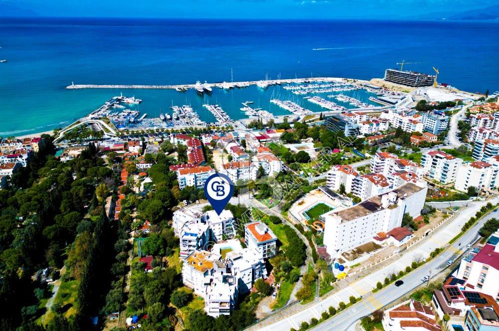 Kuşadası Marina'da Satılık 3+1 Daire - Denize Yakın, Havuzlu