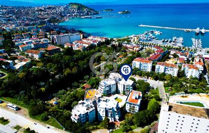 Kuşadası Marina'da Satılık 3+1 Daire - Denize Yakın, Havuzlu