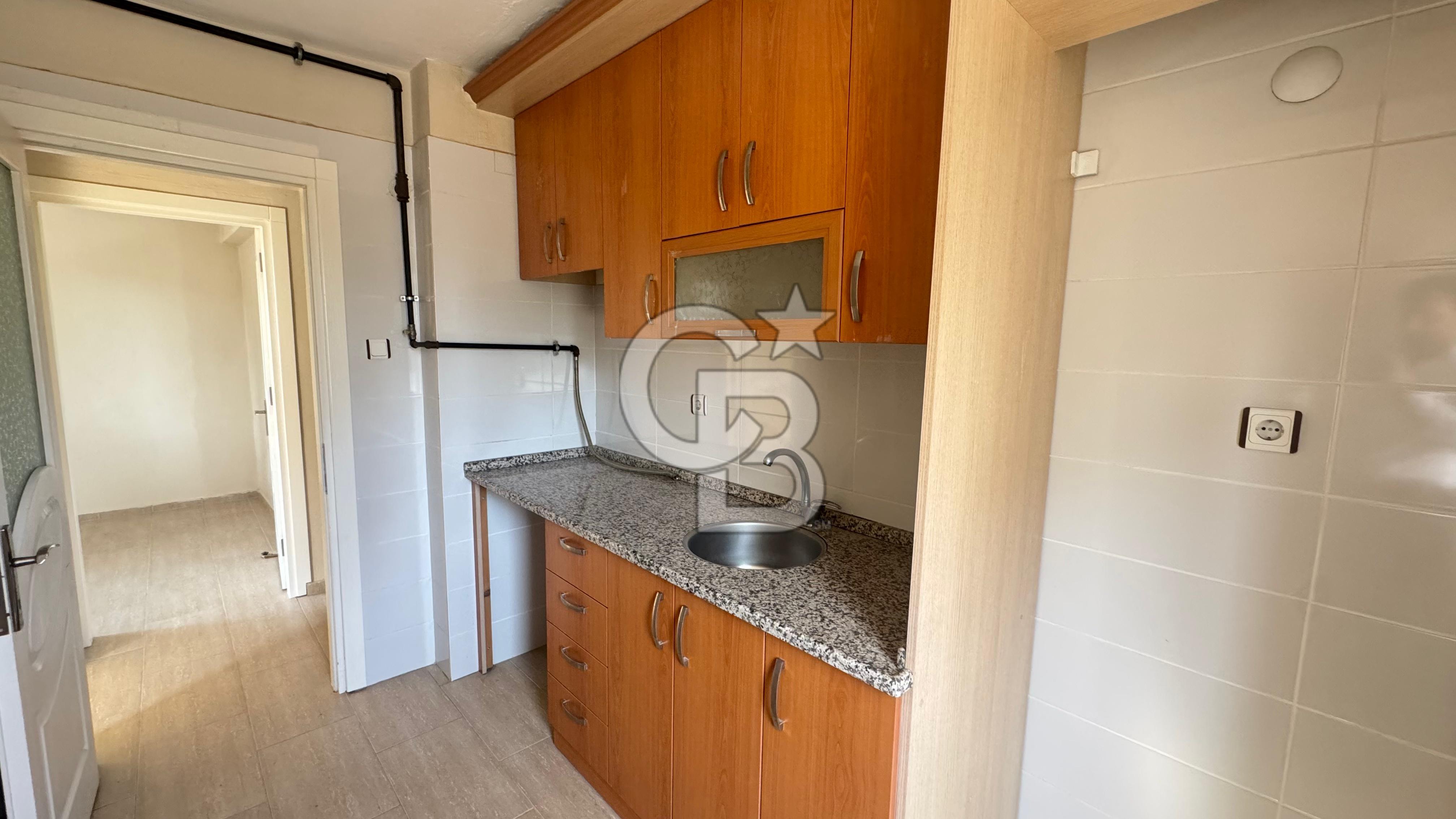 Cumhuriyet sitesinde kiralık daire 