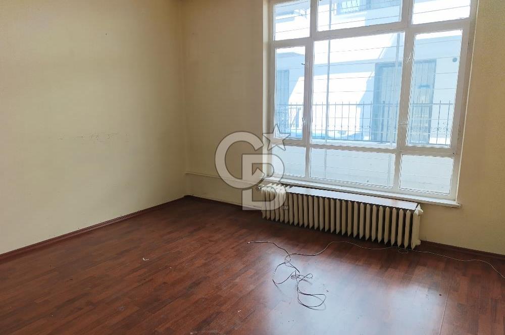 Abay Kunanbay Giriş kat 4+1 Kiralık Daire 