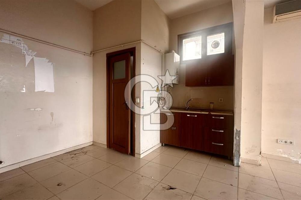 GÖZTEPE , MERDİVENKÖY , CEVDET ANDAY SOKAK'TA 85 M2 DÜKKAN