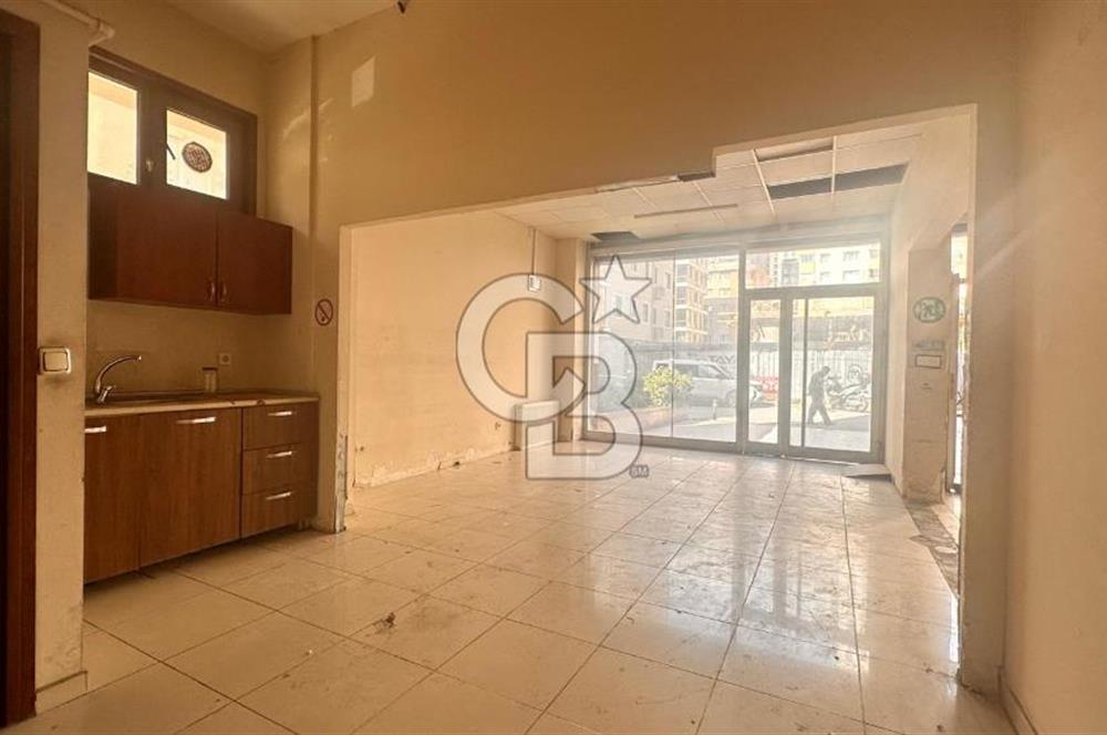 GÖZTEPE , MERDİVENKÖY , CEVDET ANDAY SOKAK'TA 85 M2 DÜKKAN