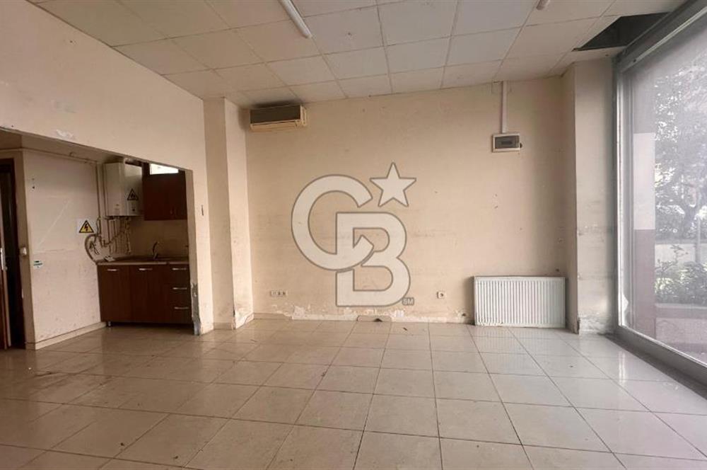GÖZTEPE , MERDİVENKÖY , CEVDET ANDAY SOKAK'TA 85 M2 DÜKKAN