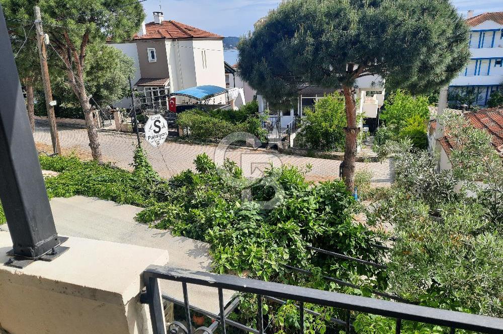 Cunda Adası’nda Deniz Manzaralı Satılık Butik Pansiyon