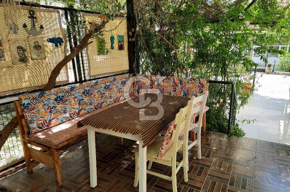 Cunda Adası’nda Deniz Manzaralı Satılık Butik Pansiyon