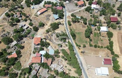 ÇANAKKALE MERKEZ SALİHLER KÖYÜ SATILIK KÖYİÇİ İMARLI 551 M2 ARSA