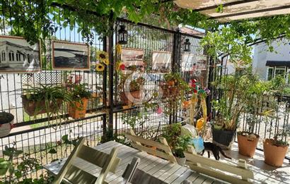 Cunda Adası’nda Deniz Manzaralı Satılık Butik Pansiyon