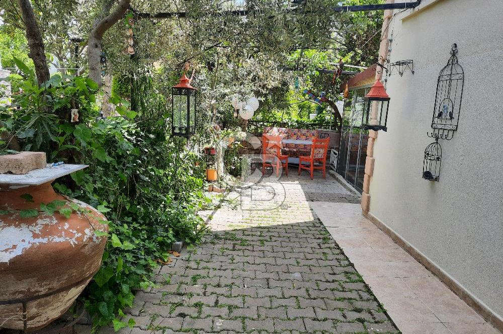 Cunda Adası’nda Deniz Manzaralı Satılık Butik Pansiyon