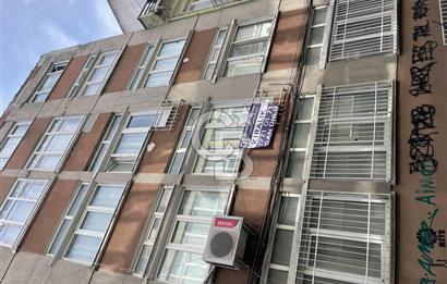 Yeldeğirmeni'nde Eşyalı 2+1 Kiralık Daire