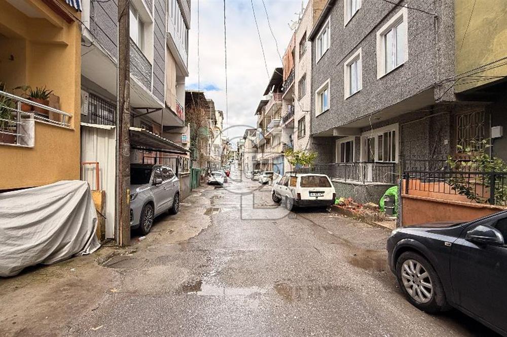 Buca Dumlupınar'da Kiralık 2+1 Daire - Merkezi Konum