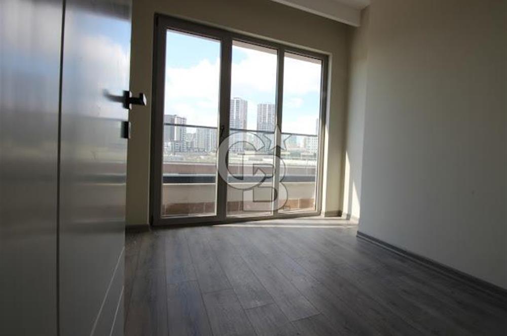 BORDO YAŞAM SİTESİ ÇİFT CEPHELİ 2+1 HAVUZLU KİRALIK FIRSAT DAİRE