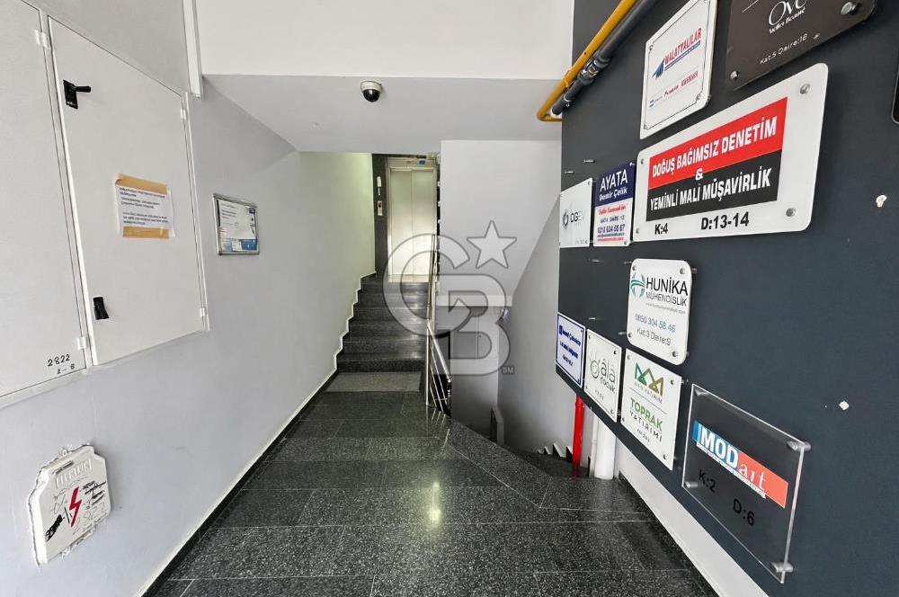 ÇENGELKÖY BOSNABULVARI BOSNA İŞ MERKEZİNDE 65M2 SATILIK OFİS