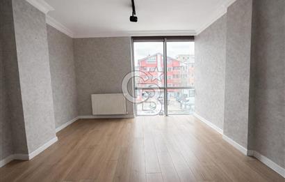 ÇENGELKÖY BOSNABULVARI BOSNA İŞ MERKEZİNDE 65M2 SATILIK OFİS