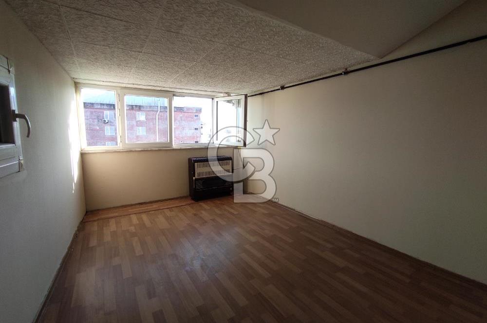 HASTANENİN TAM KARŞISINDA CADDE ÜZERİ KİRALIK 2+1 ÇATI KATI